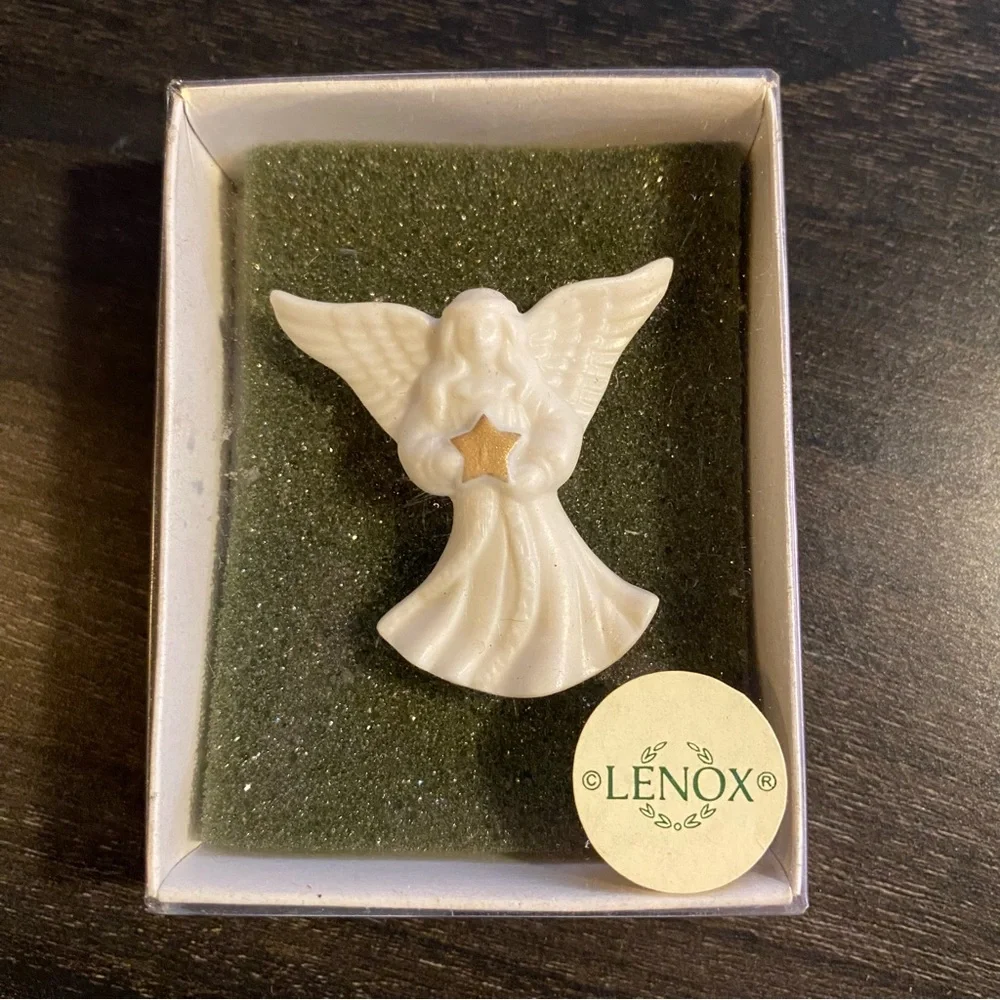 NEW Lenox Vintage Porcelain Angel Pin Brooch Christmas 1.5